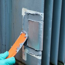 Wyciek oleju z transformatora usunięty u klienta z użyciem materiału Belzona 1212