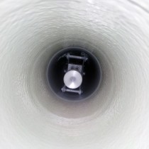 Nakładanie wewnętrznej wykładziny rury z materiału Belzona 1381