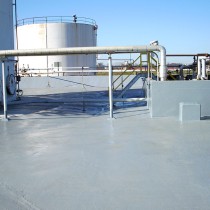 Zabezpieczona strefa bezpiecznego przechowywania substancji chemicznych — szczeliny dylatacyjne uszczelnione z użyciem produktu 4521 (Magma-Flex Fluid)