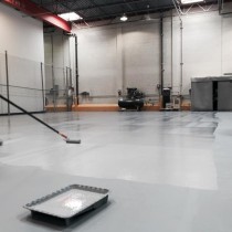 Zabezpieczenie podłogi w stoczni z użyciem powłoki Belzona 5233 Grey