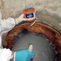 Nakładanie powłoki Belzona 5851 (HA-Barrier) na gorącej rurze zasilającej 
